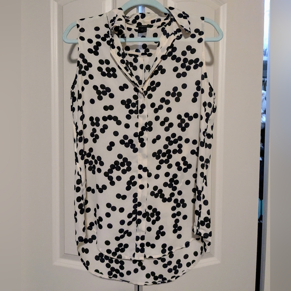 Ann Taylor Sleeveless Polka Dot Blouse, Size Medium